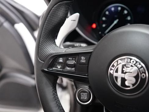 Used 2026 Alfa Romeo Giulia AWD image 21