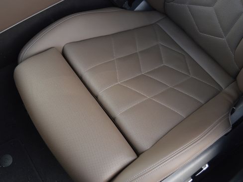 Used 2025 BMW 530i xDrive w/ Premium Package image 26