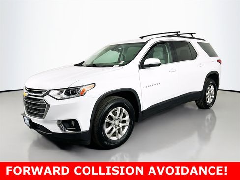 Used 2021 Chevrolet Traverse LT image 3