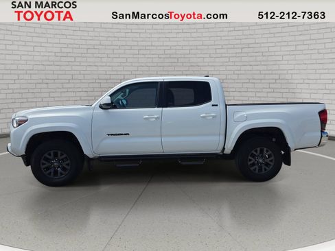 Used 2022 Toyota Tacoma SR5 RWD image 9