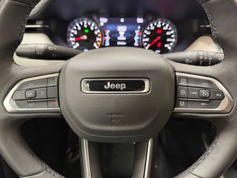 Used 2025 Jeep Compass Limited AWD/4WD image 24