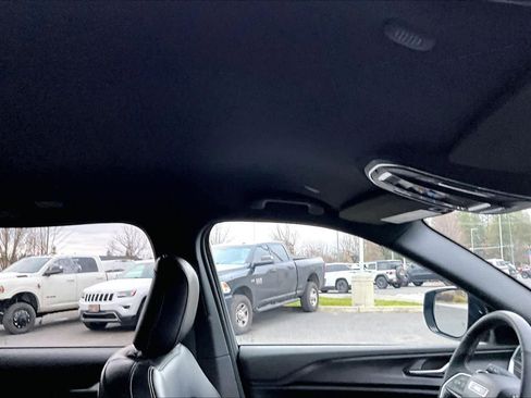 Used 2024 Jeep Grand Cherokee Altitude image 29