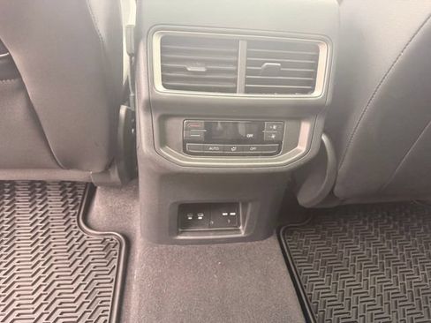 Certified 2024 Volkswagen Atlas Peak Edition SEL AWD/4WD image 18
