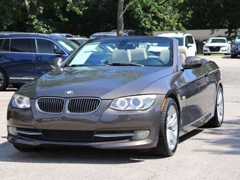 Used 2011 BMW 335i Convertible RWD image 3