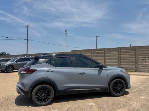 Used 2024 Nissan Kicks SR w/ SR Premium Package FWD image 27