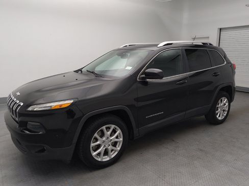 Used 2015 Jeep Cherokee Latitude FWD image 2
