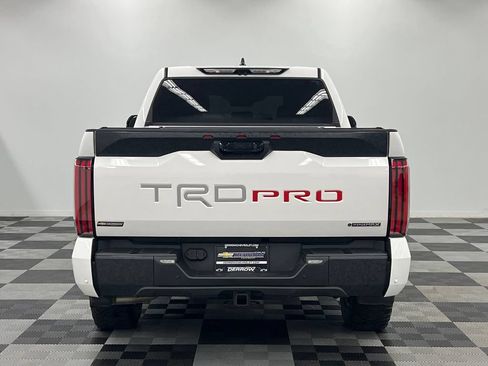Used 2025 Toyota Tundra Limited AWD/4WD image 9