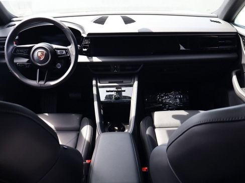Certified 2025 Porsche Macan 4 Electric image 20