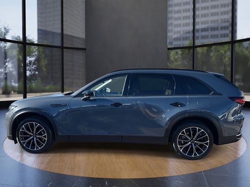 Used 2025 MAZDA CX-70 Plug-In Hybrid w/ Premium Pkg image 5