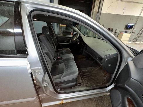 Used 2005 Buick Century Custom FWD image 28