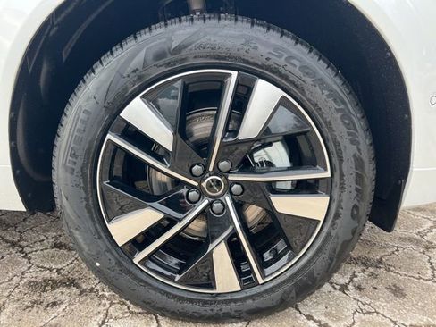 New 2026 Volvo XC60 B5 Plus w/ Protection Package Premier image 9