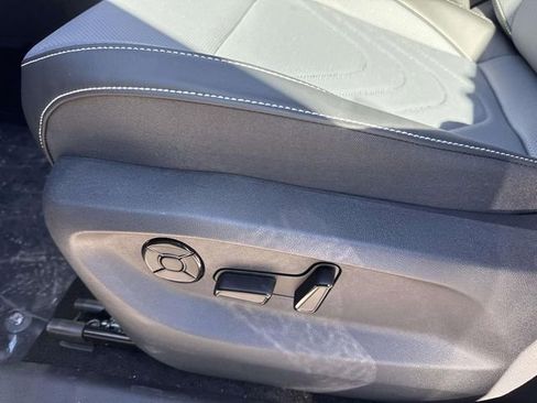 New 2026 Volkswagen Tiguan SE image 12