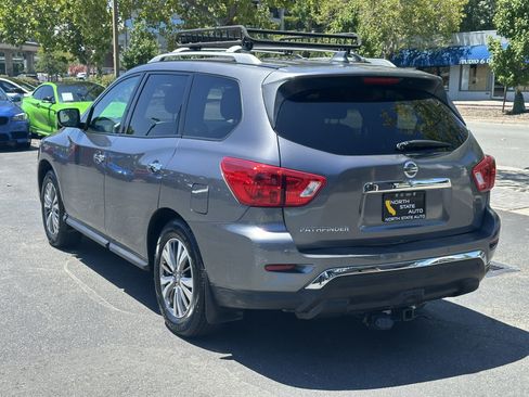 Used 2020 Nissan Pathfinder S FWD image 11