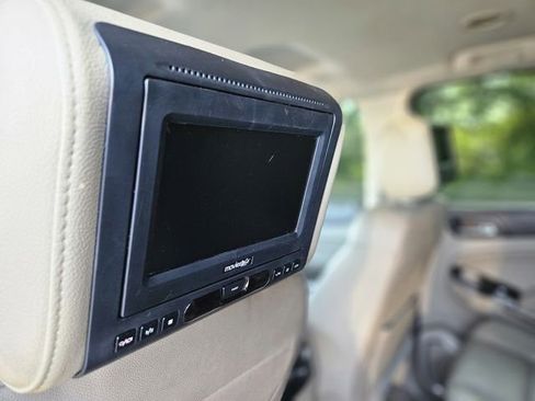 Used 2019 GMC Yukon SLT image 28