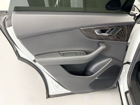 Used 2023 Audi Q8 Premium Plus image 25