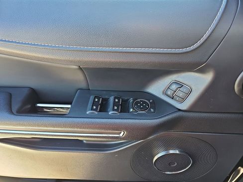 Used 2024 Ford Expedition XLT image 33