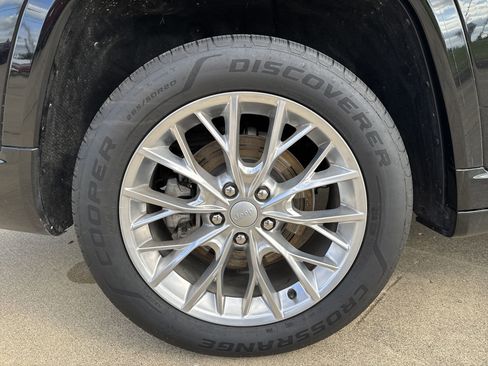 Used 2021 Jeep Grand Cherokee L Summit w/ Luxury Tech Group V image 25