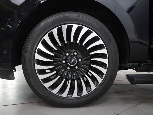 Used 2019 Lincoln Navigator Black Label AWD/4WD image 38