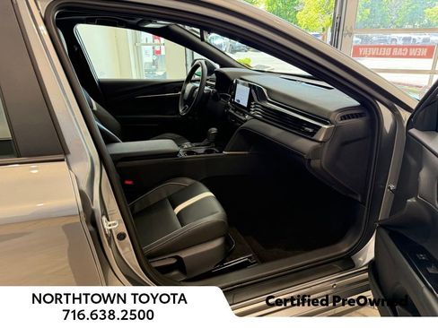 Used 2026 Toyota Camry SE w/ Convenience Package FWD image 11