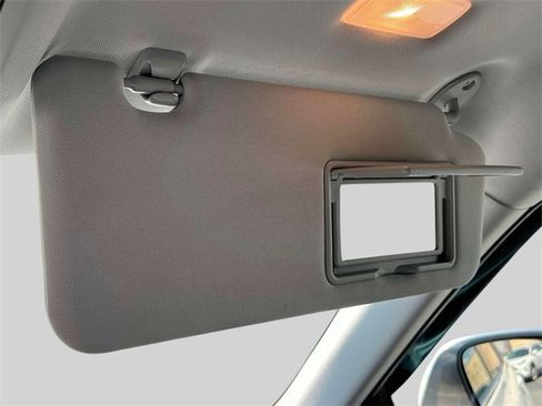 Certified 2021 Toyota Highlander LE image 32