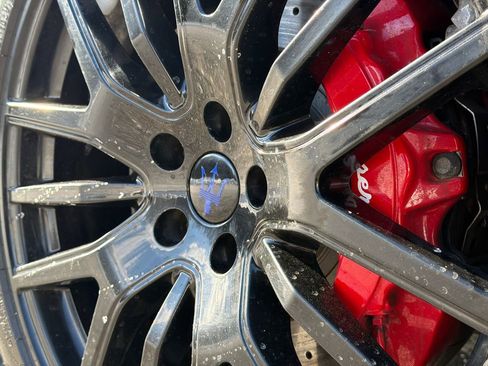 Used 2019 Maserati Levante GTS image 15