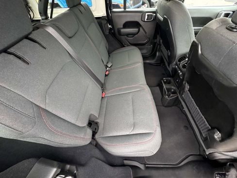 Used 2024 Jeep Wrangler Unlimited Rubicon image 15