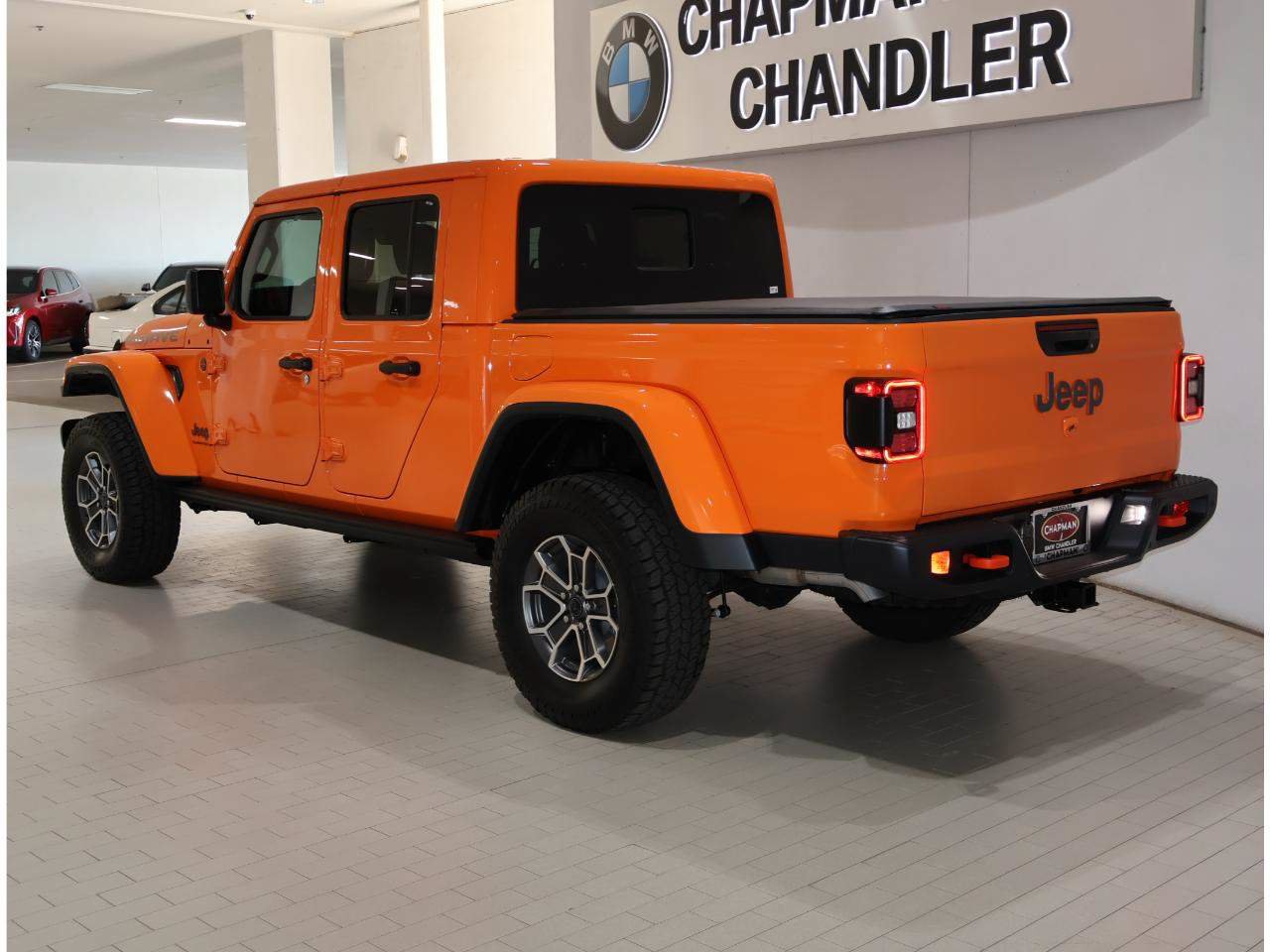 Used 2025 Jeep Gladiator Mojave w/ Safety Group AWD/4WD image 5