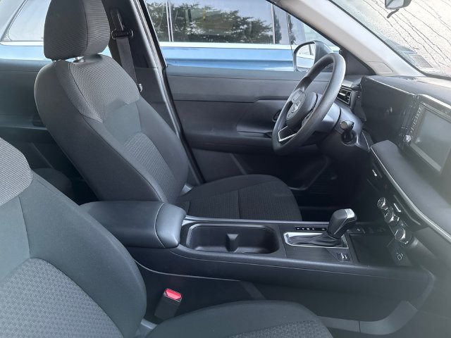 Used 2025 Nissan Kicks S FWD image 3
