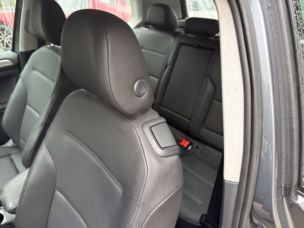 Used 2015 Volkswagen Golf S FWD image 11