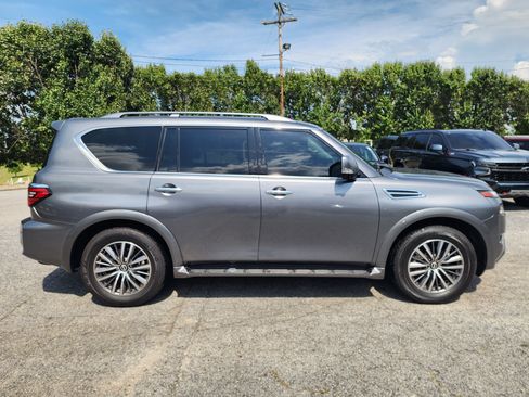 Used 2023 Nissan Armada SL w/ Captain's Chairs Package AWD/4WD image 3