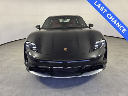 Used 2023 Porsche Taycan 4 Cross Turismo image 2