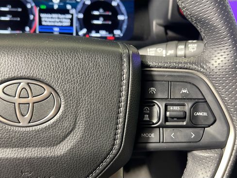 Used 2025 Toyota 4Runner TRD Off-Road Premium AWD/4WD image 19