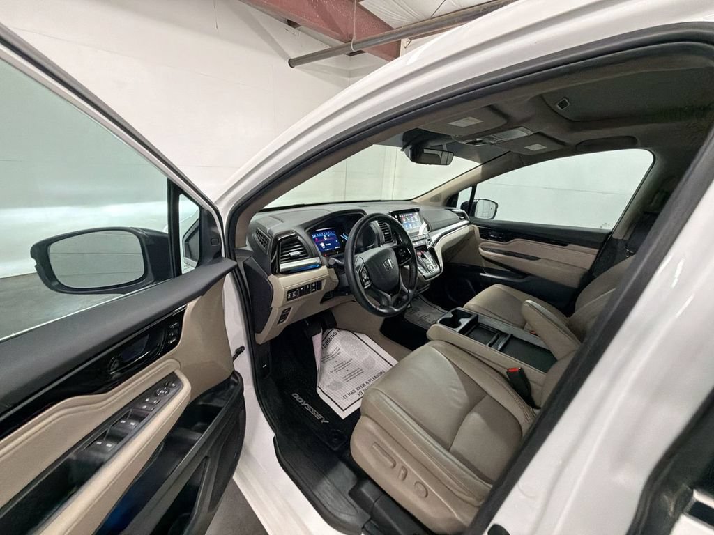 Certified 2024 Honda Odyssey Touring image 10
