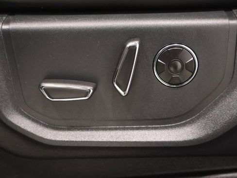 Certified 2022 Ford F250 Platinum w/ FX4 Off-Road Package image 15