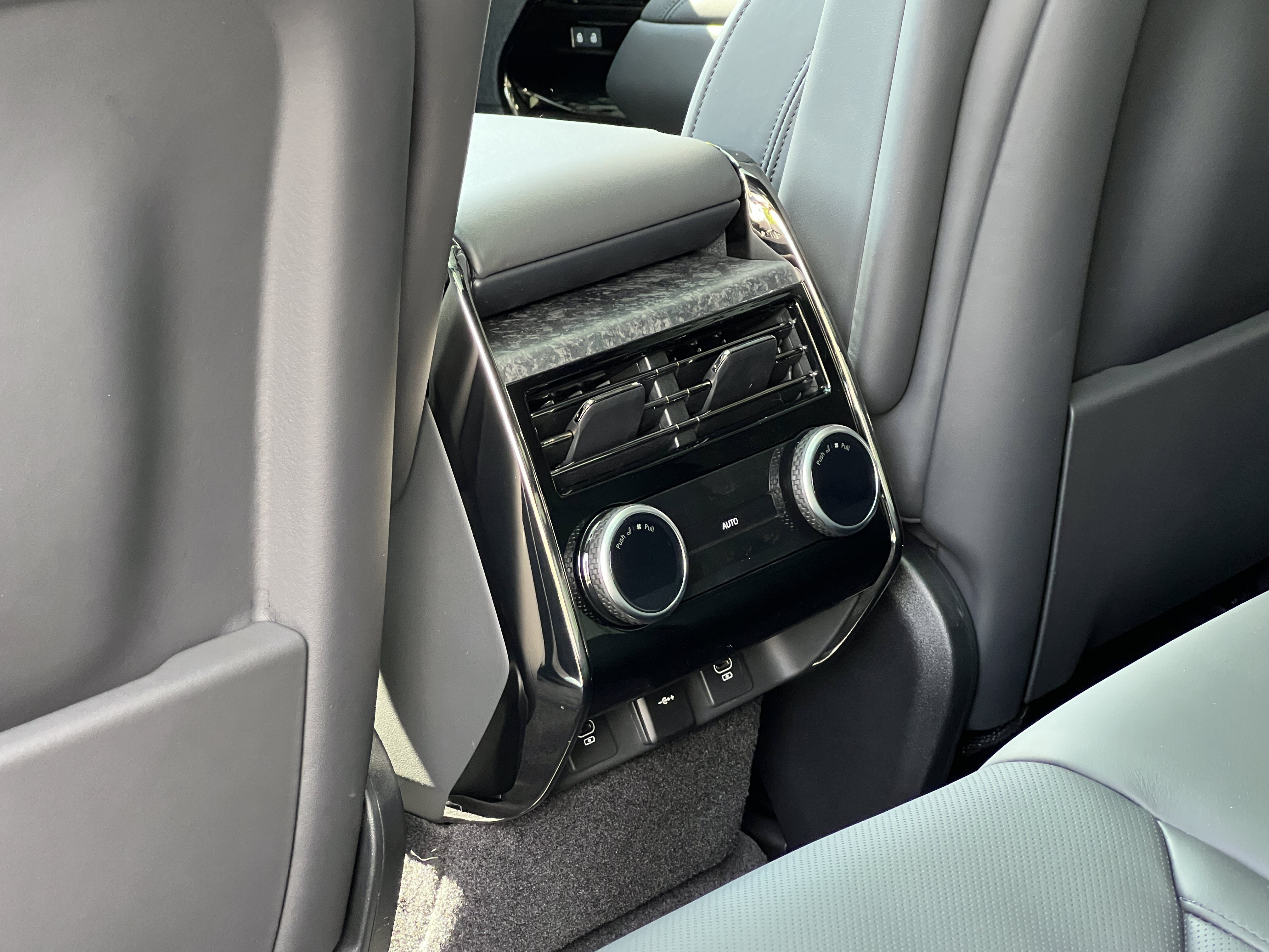 New 2025 Land Rover Range Rover Sport Autobiography AWD/4WD image 17