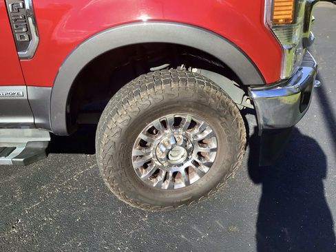 Used 2022 Ford F250 Lariat w/ Chrome Package image 28