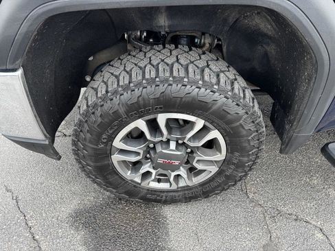 Used 2023 GMC Sierra 2500 SLT w/ SLT Premium Package image 2