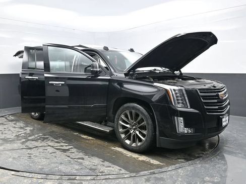Used 2020 Cadillac Escalade ESV Platinum w/ Escalade Sport Edition AWD/4WD image 53