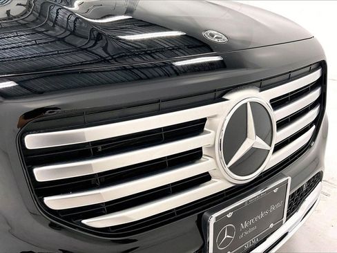 Used 2025 Mercedes-Benz GLB 250 image 30