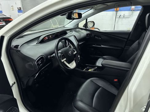 Used 2018 Toyota Prius Prime Advanced image 29