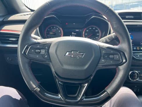 Used 2022 Chevrolet TrailBlazer RS w/ Technology Package FWD image 25