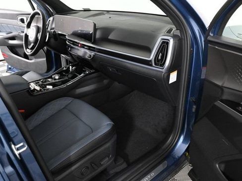 Certified 2025 Kia Sorento SX Prestige image 11