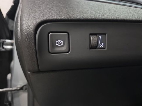 Certified 2023 Buick Enclave Essence image 27