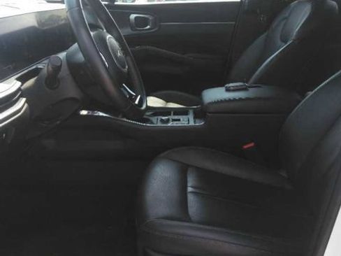 Used 2024 Kia Sorento S AWD/4WD image 3