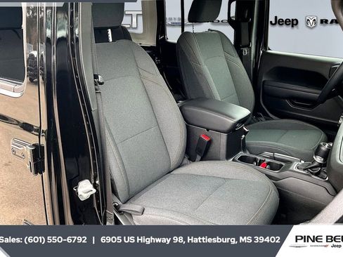 Used 2024 Jeep Wrangler Sport S image 6