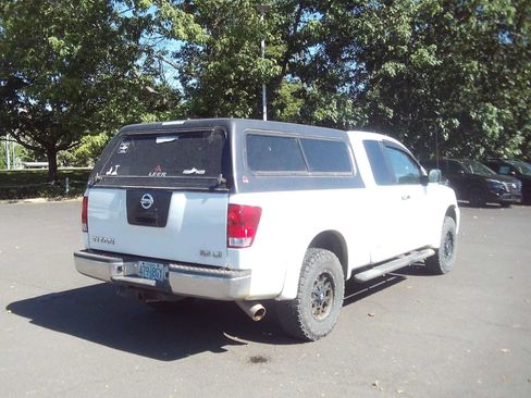 Used 2004 Nissan Titan LE AWD/4WD image 5