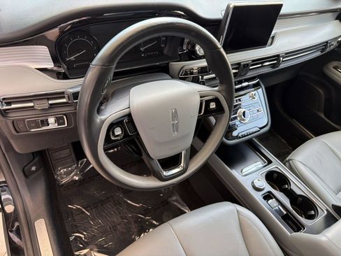 Used 2022 Lincoln Corsair AWD w/ Premium Package image 4