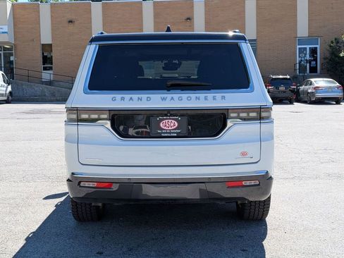 Used 2022 Jeep Grand Wagoneer Series I AWD/4WD image 4