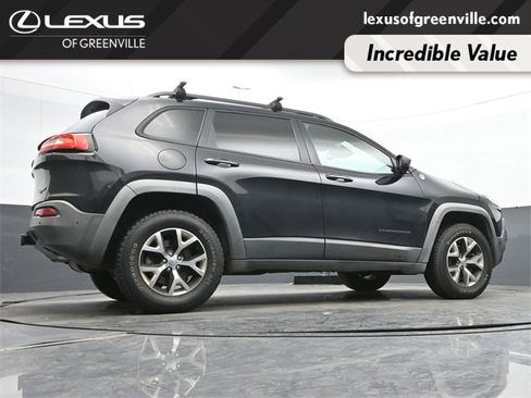 Used 2015 Jeep Cherokee Trailhawk w/ Comfort/Convenience Group image 12