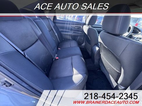 Used 2017 Nissan Altima 2.5 SR w/ LED Appearance Package image 15